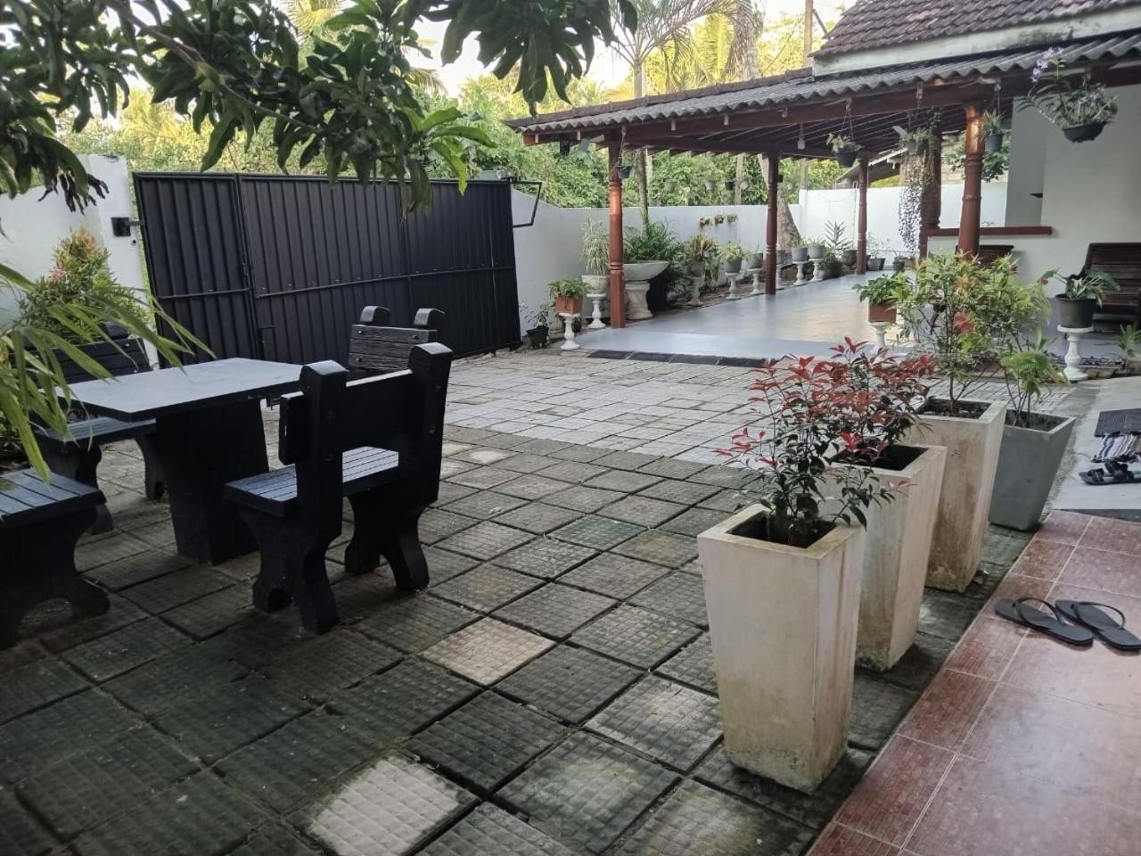Little Villa Guest House Ahangama Quarto foto